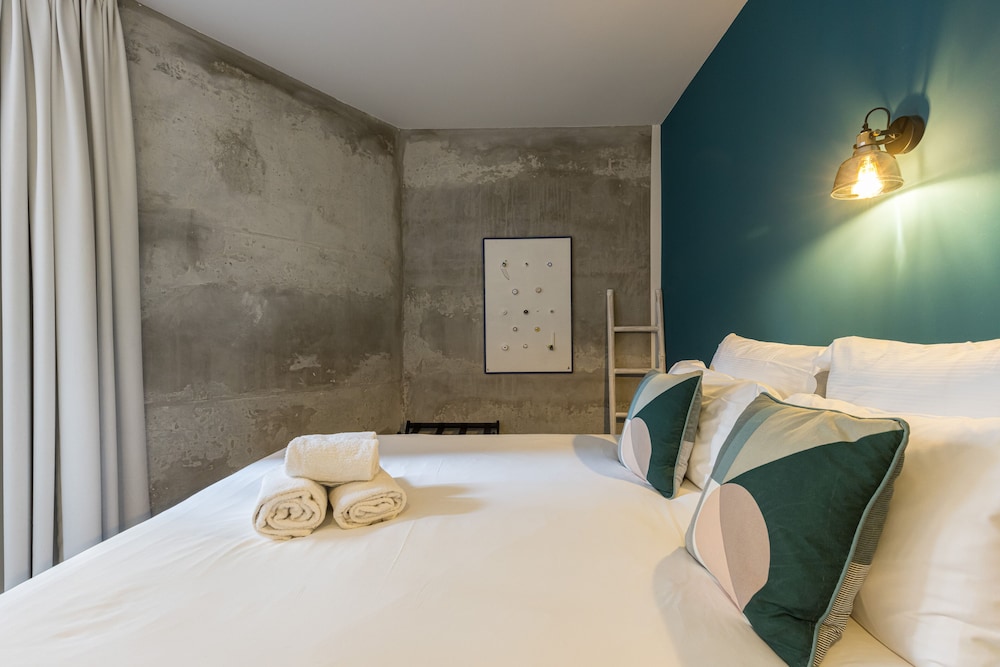L'Abeille Boutique Apartments — photo 7